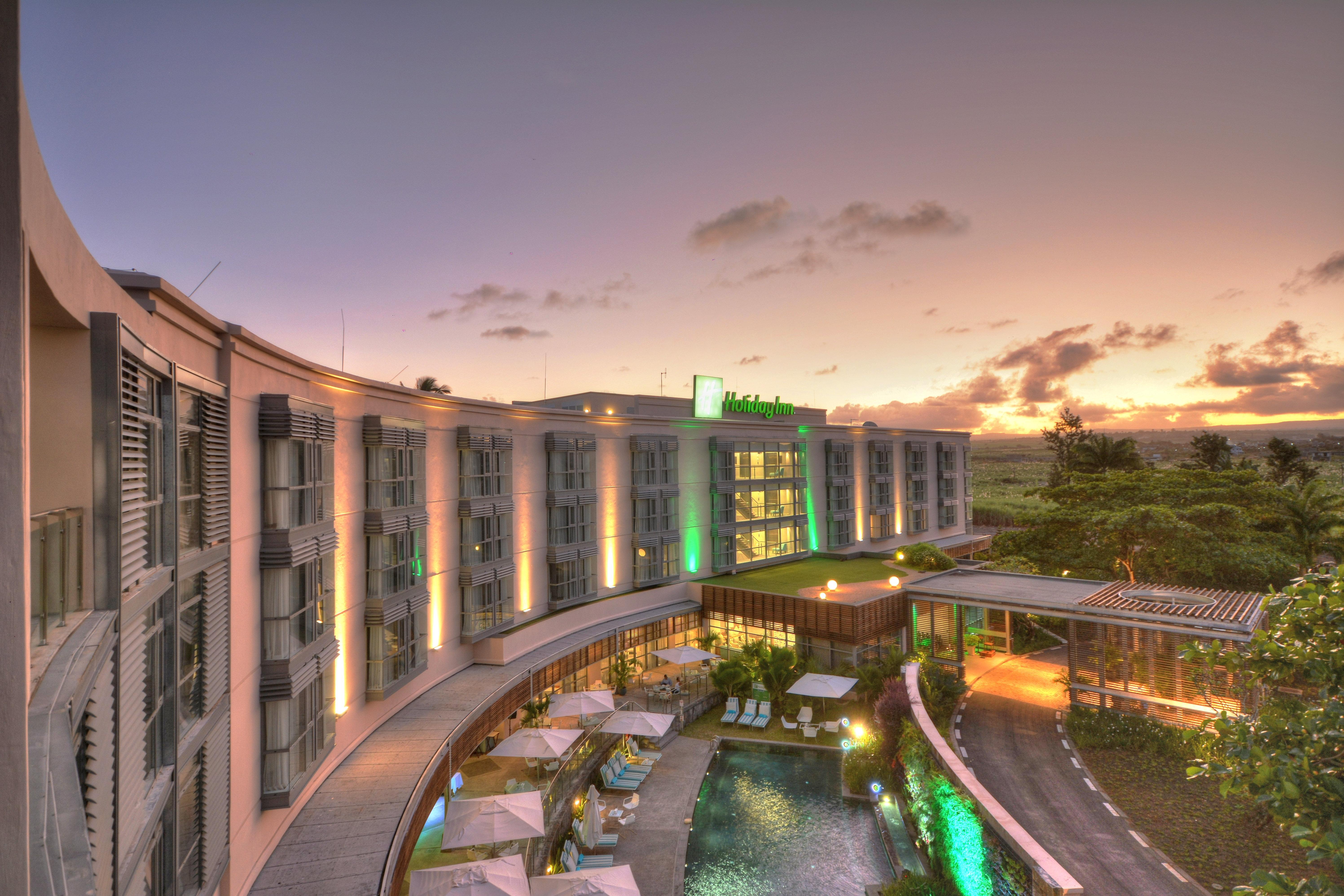 Holiday Inn Mauritius Mon Tresor By Ihg Plaine Magnien Bagian luar foto