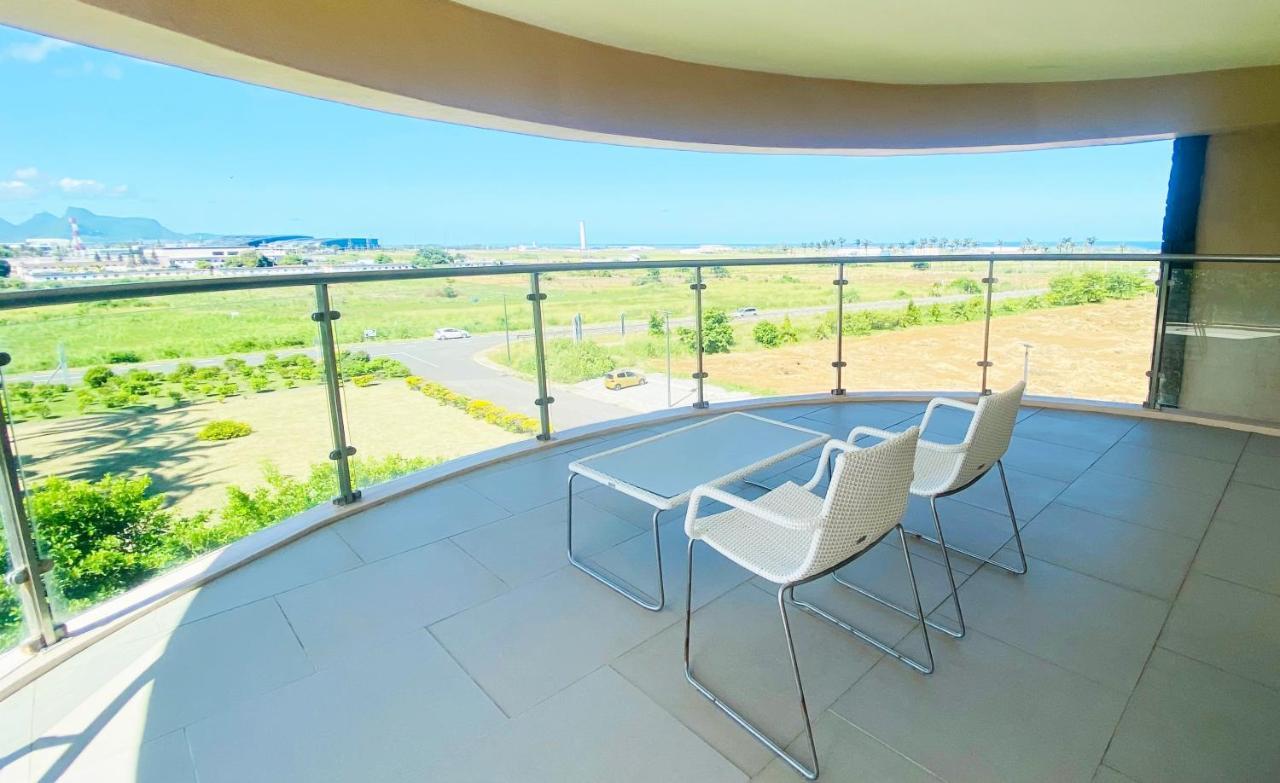 Holiday Inn Mauritius Mon Tresor By Ihg Plaine Magnien Bagian luar foto